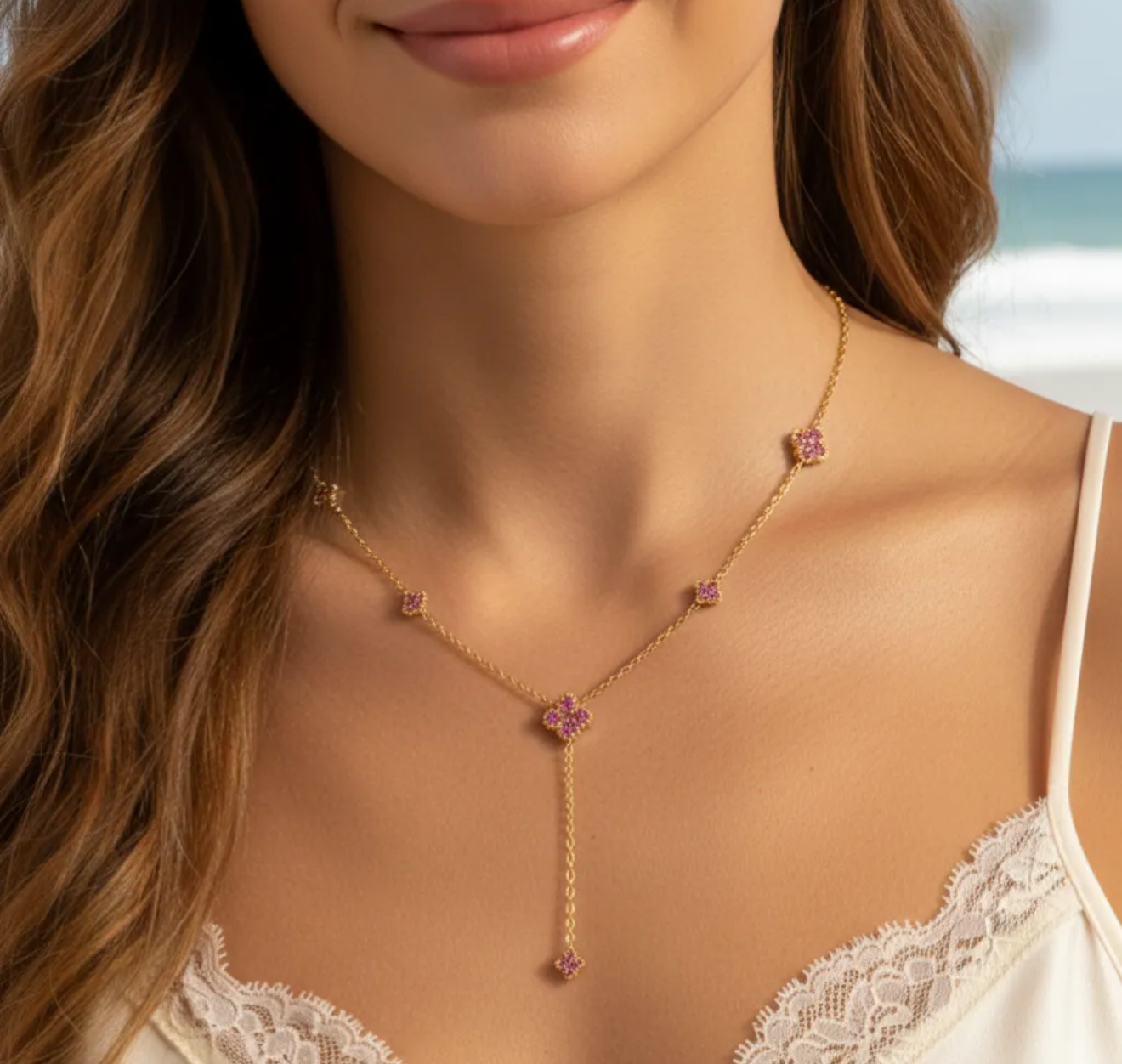 Collier Laura