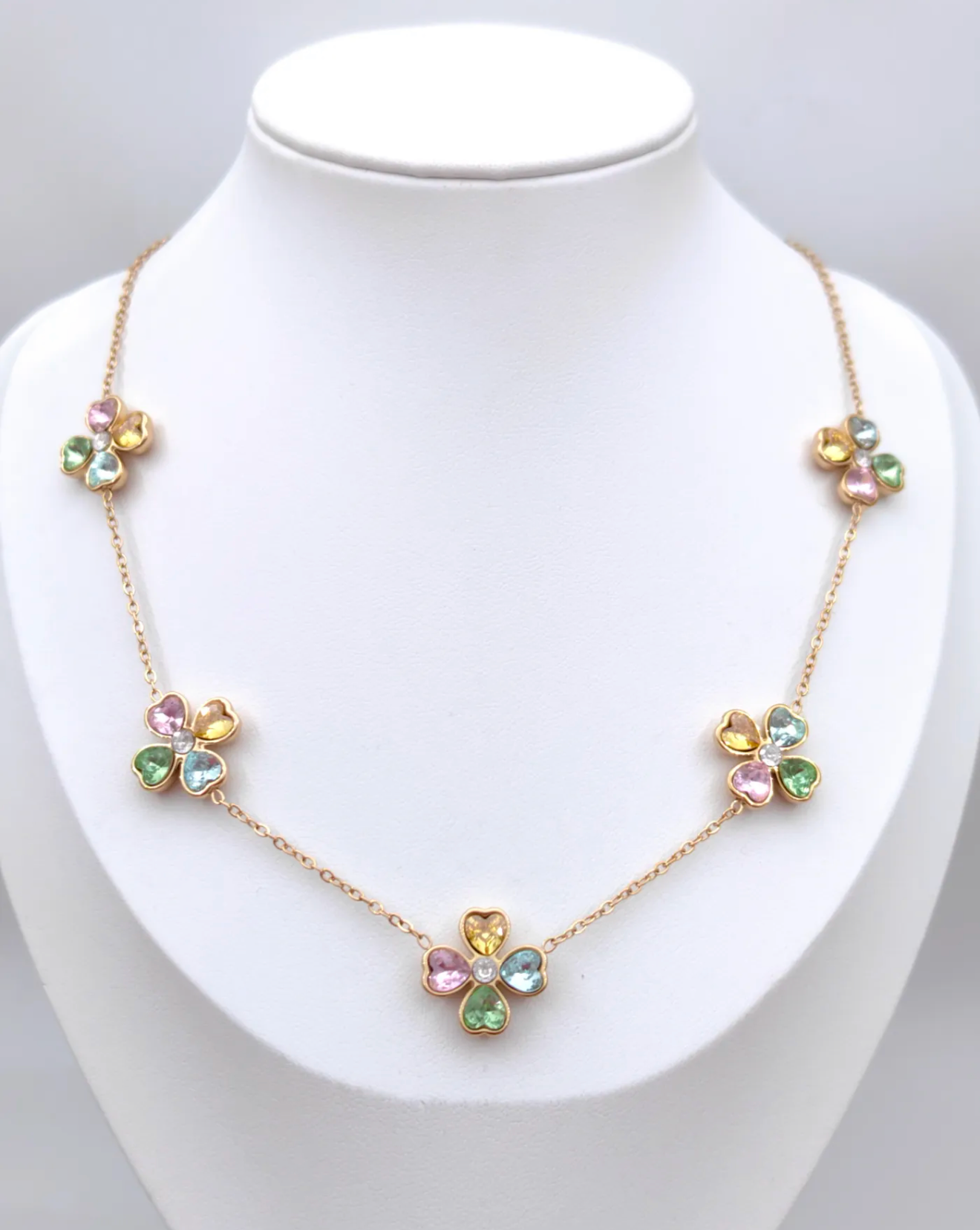 Collier Nubia