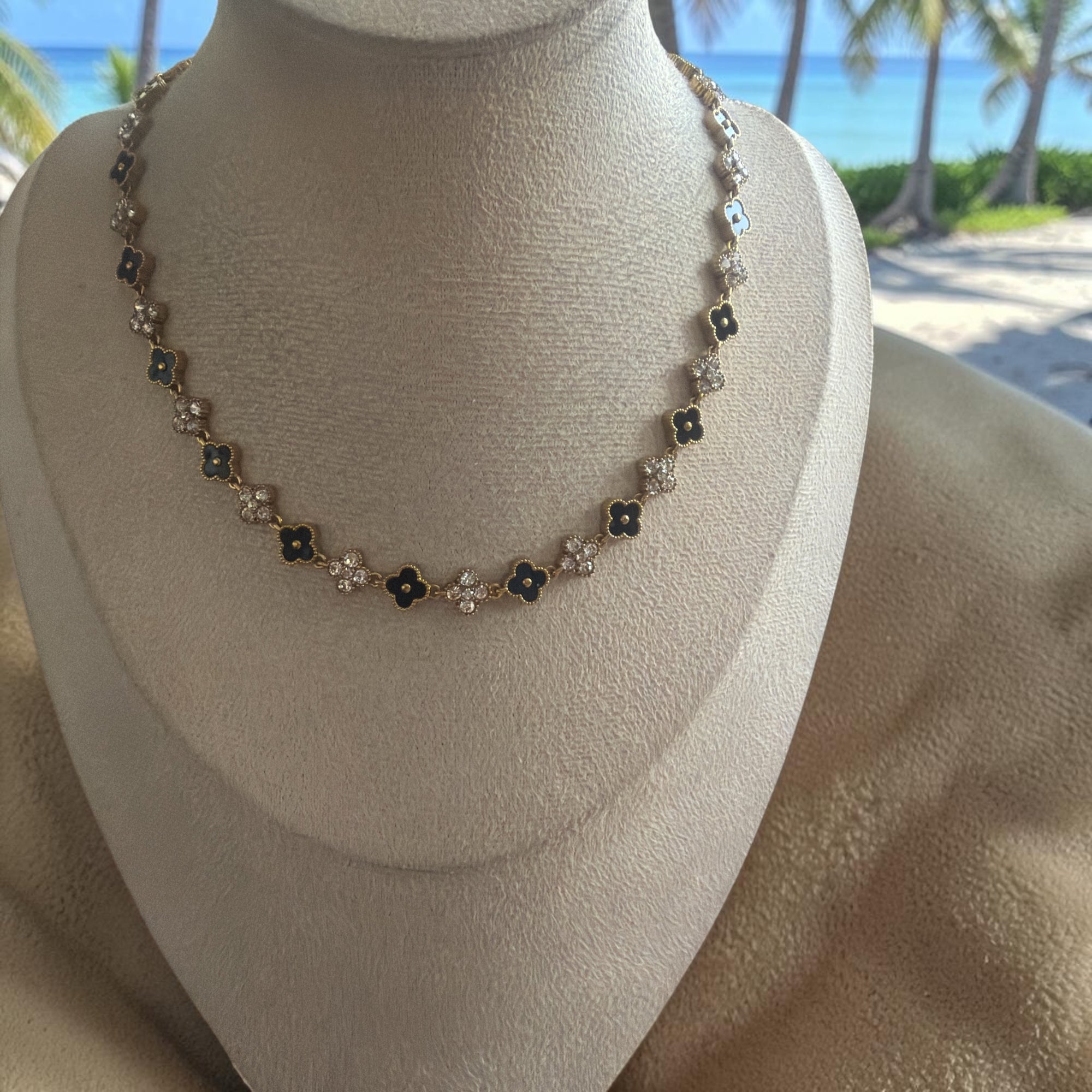 Collier Inaya