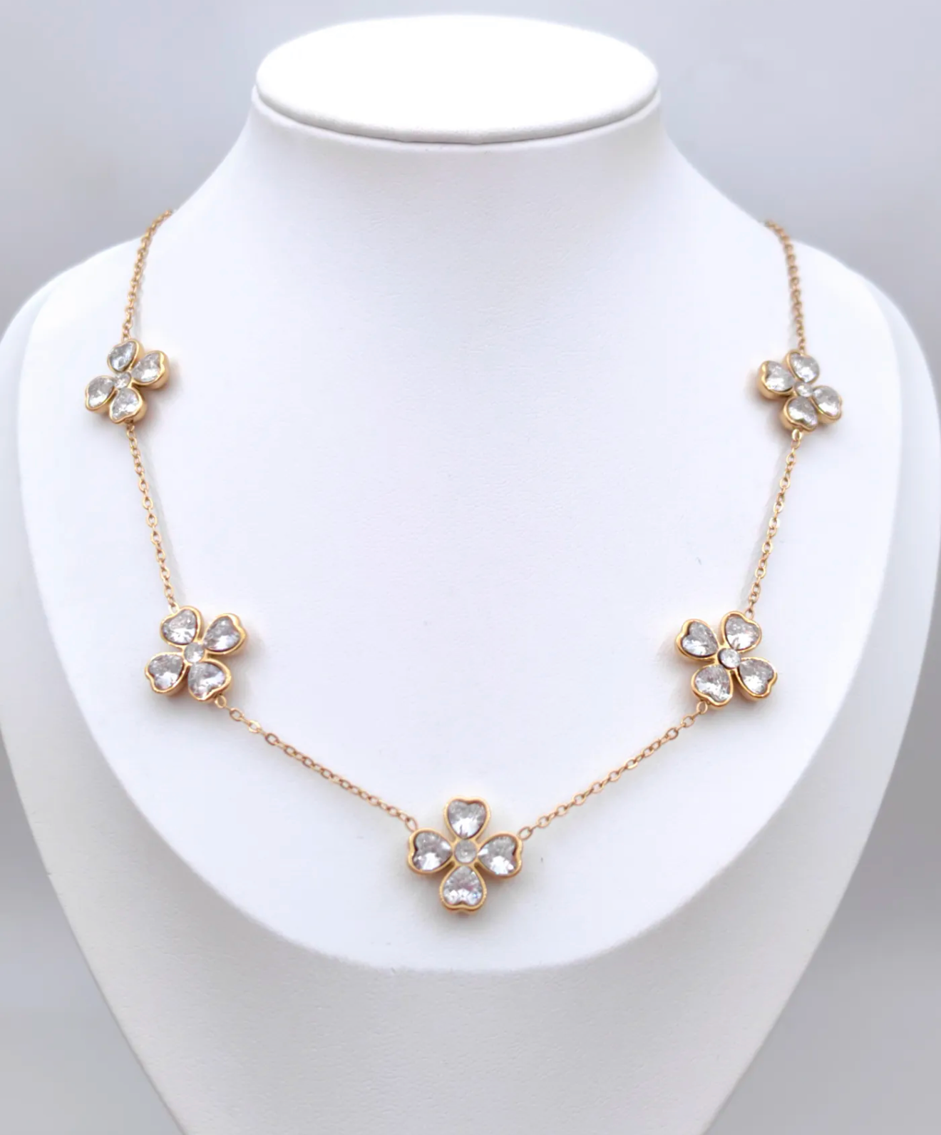 Collier Nubia