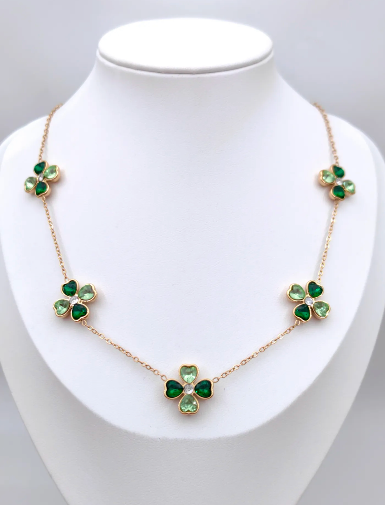 Collier Nubia