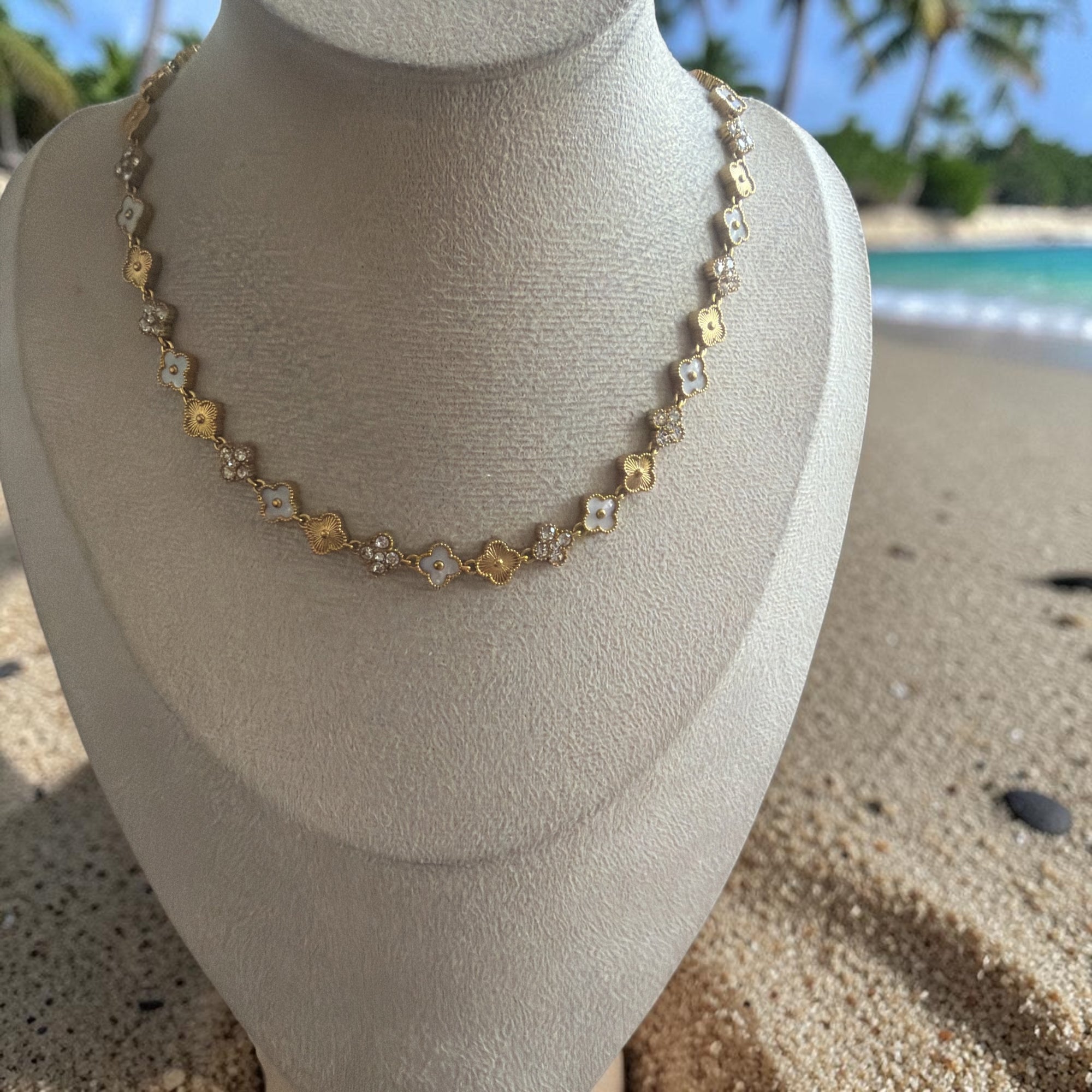 Collier Inaya