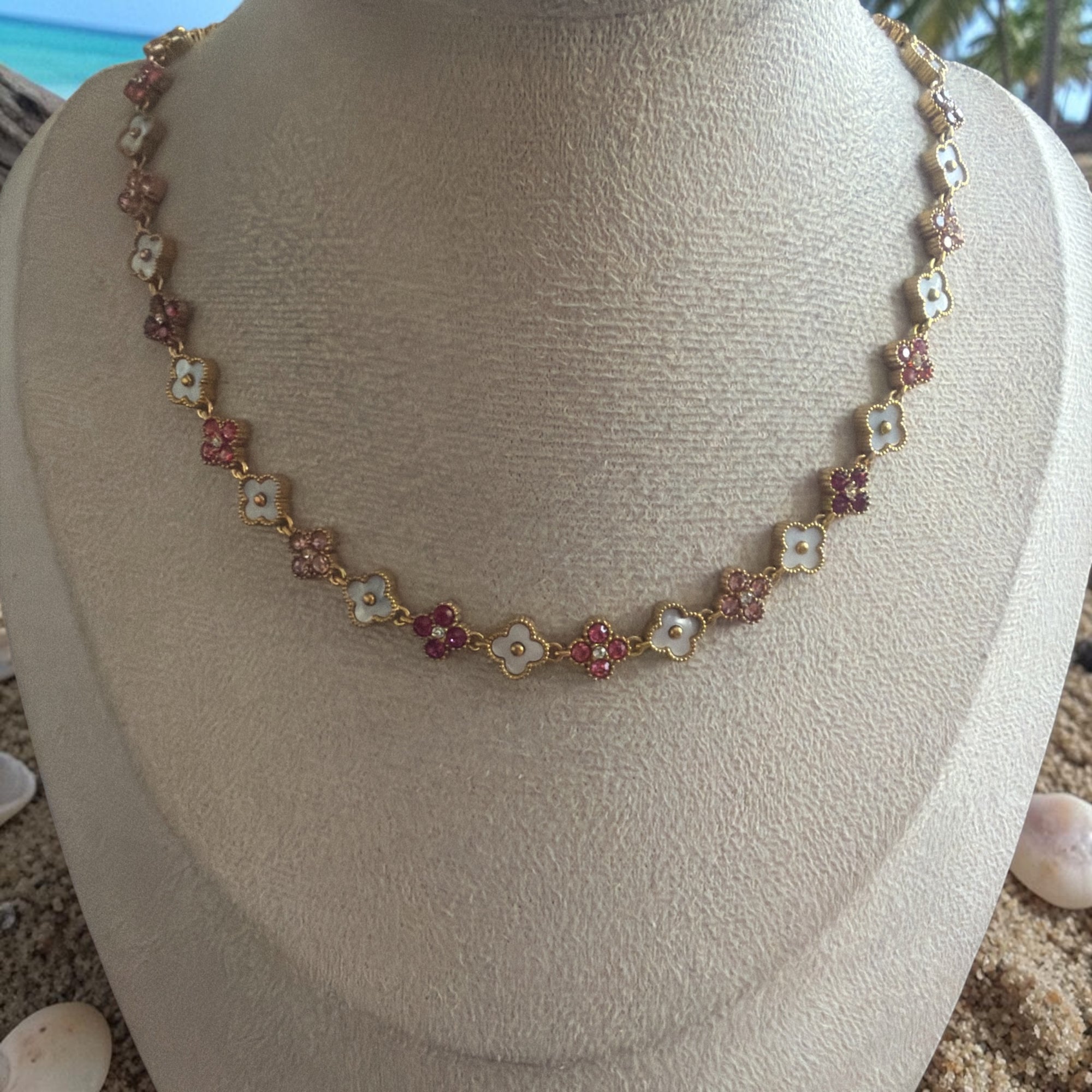 Collier Inaya