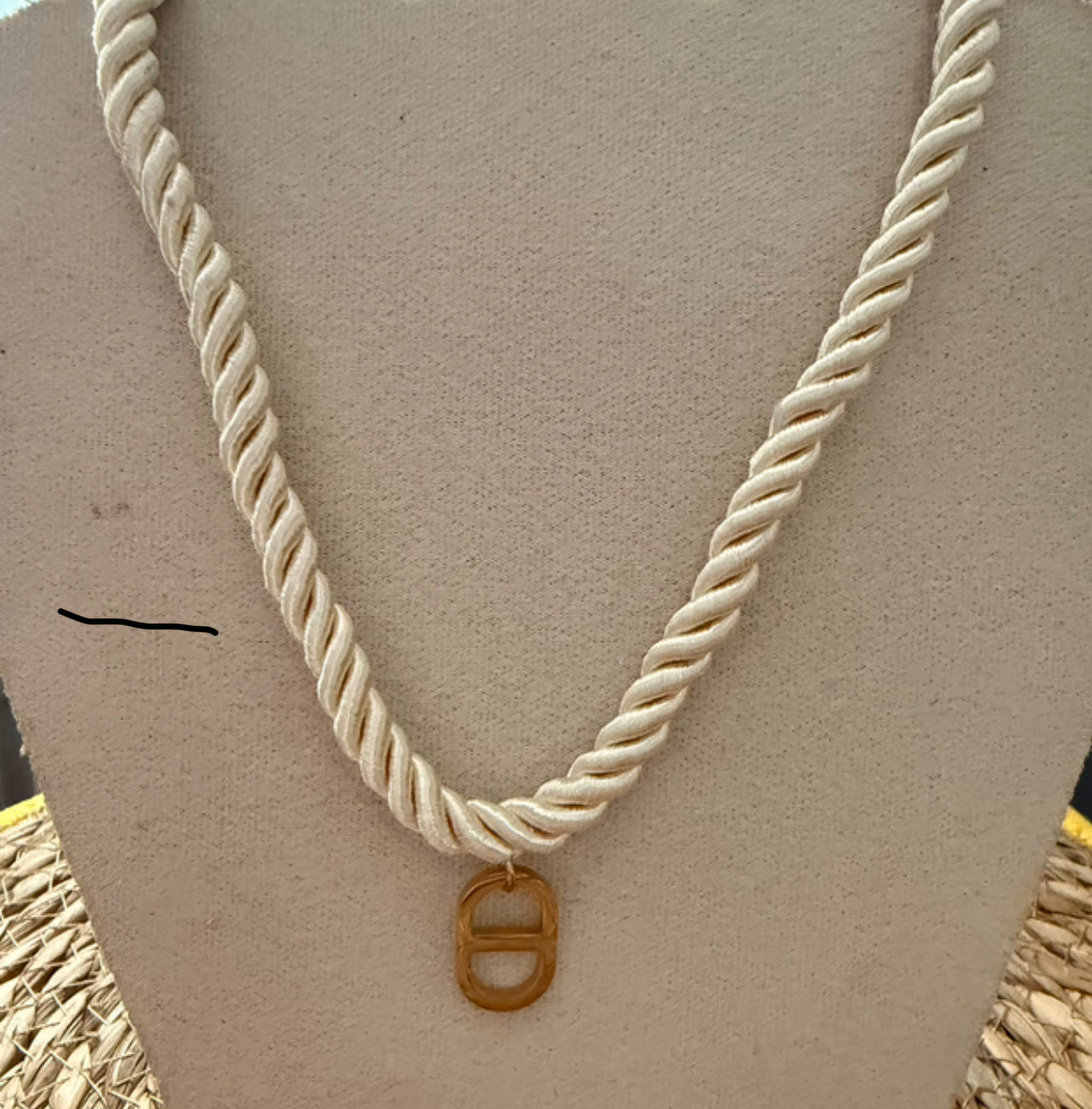 Collier Leila