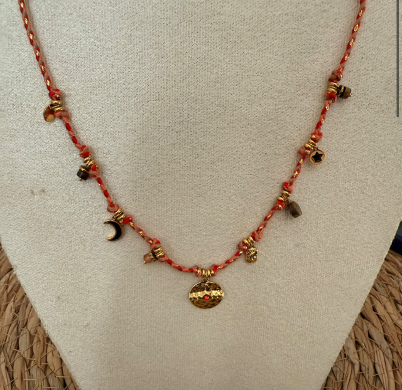 Collier Sarah
