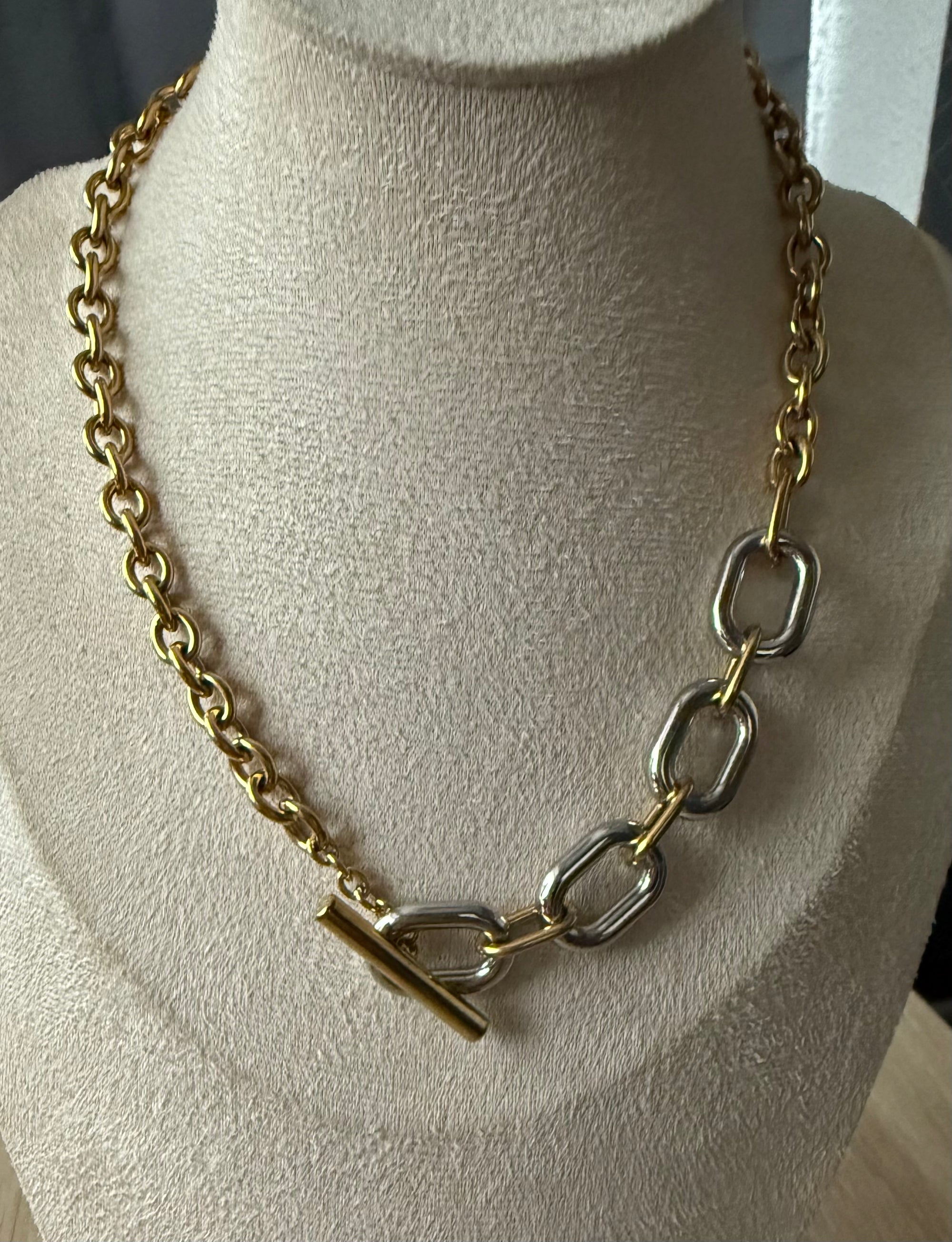 Collier Betty
